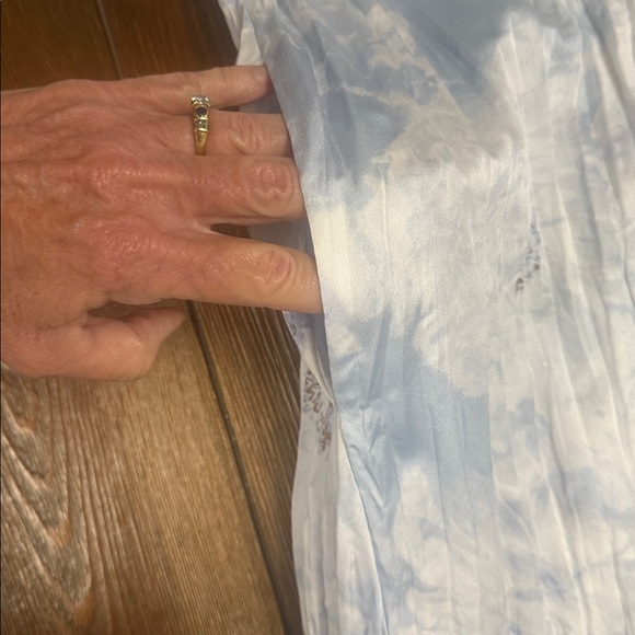 Vince Painted Magnolia V-Neck Midi Dress - Picture 11 of 11